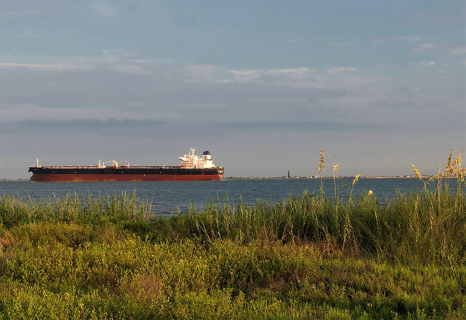 Ship on the roads of Bolivar